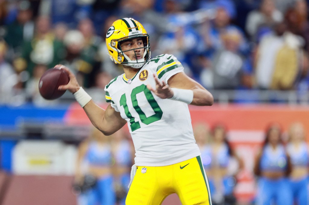 Green Bay Packers quarterback Jordan Love (10) goes to pass the ball as we offer our BetRivers bonus code for Chiefs vs. Packers on SNF