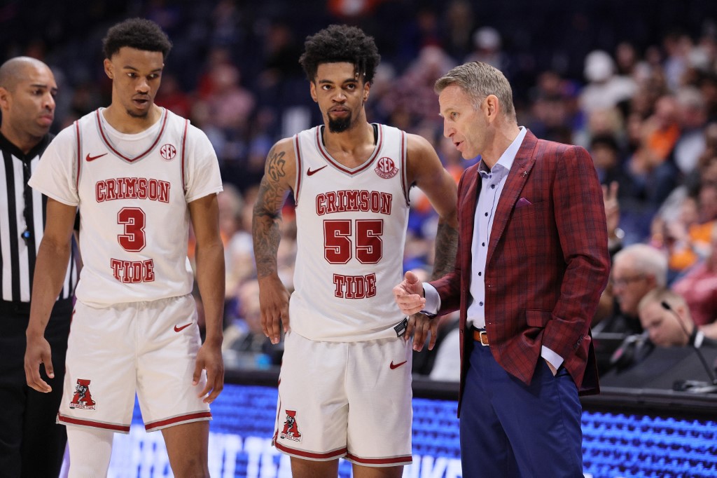 Nate Oates gives instruction to his team against the Florida Gators as we make our Alabama vs. Charleston March Madness first-round prediction.