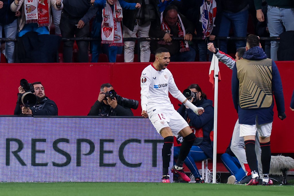 Youssef En-Nesyri of Sevilla FC celebrate a goal during the UEFA Europa League knockout round play between Sevilla FC and PSV Eindhoven at Estadio Ramon Sanchez Pizjuan in Seville, Spain. Photo by Jose Luis Contreras/Dax Images/NurPhoto via AFP.