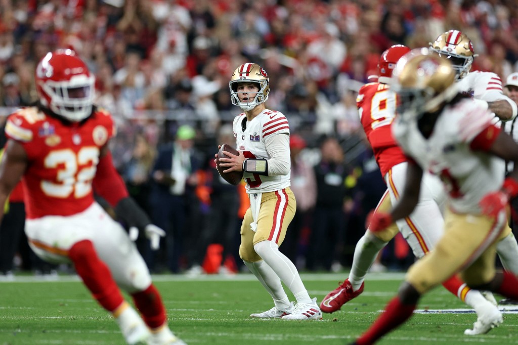 Brock Purdy of the San Francisco 49ers looks to throw the ball as we look at the best Monday Night Football odds