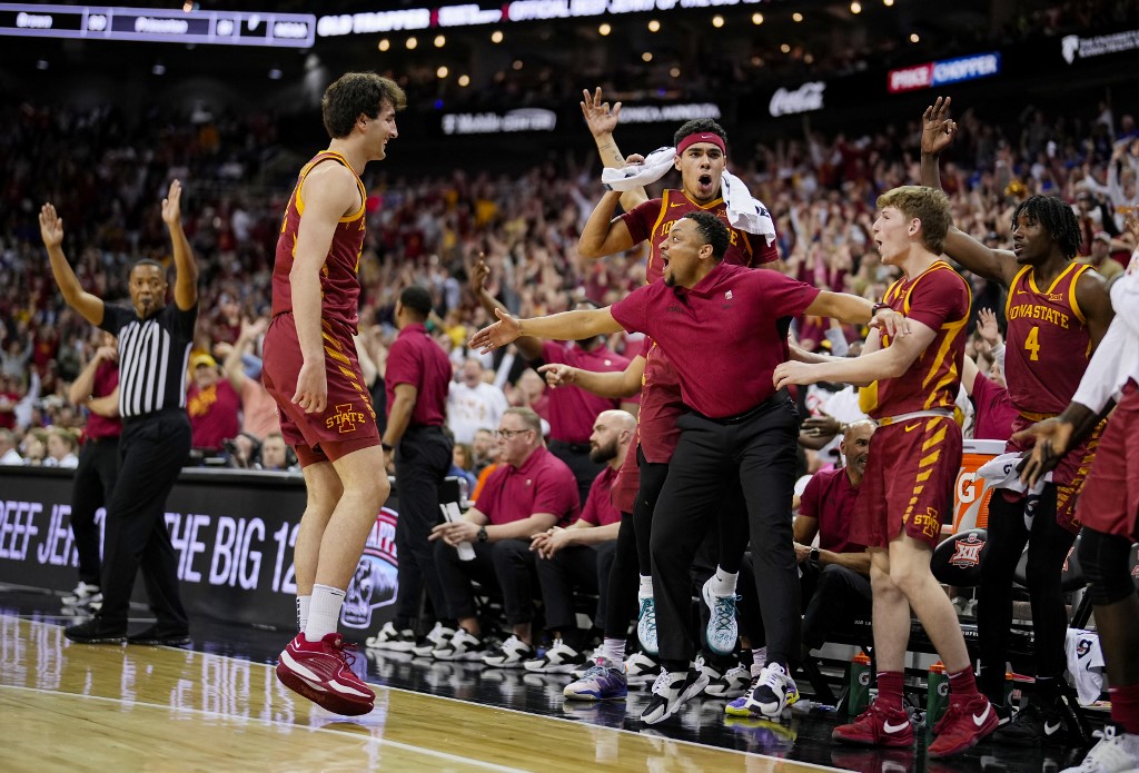 Milan Momcilovic #22 of the Iowa State Cyclones celebrates as we look at the 2024 Big 12 Tournament odds.