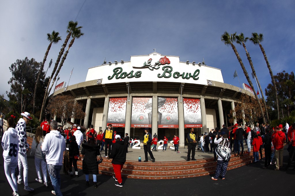Fans gather outside of the stadium prior to the 2023 Rose Bowl Game as we make our New Year's Six predictions