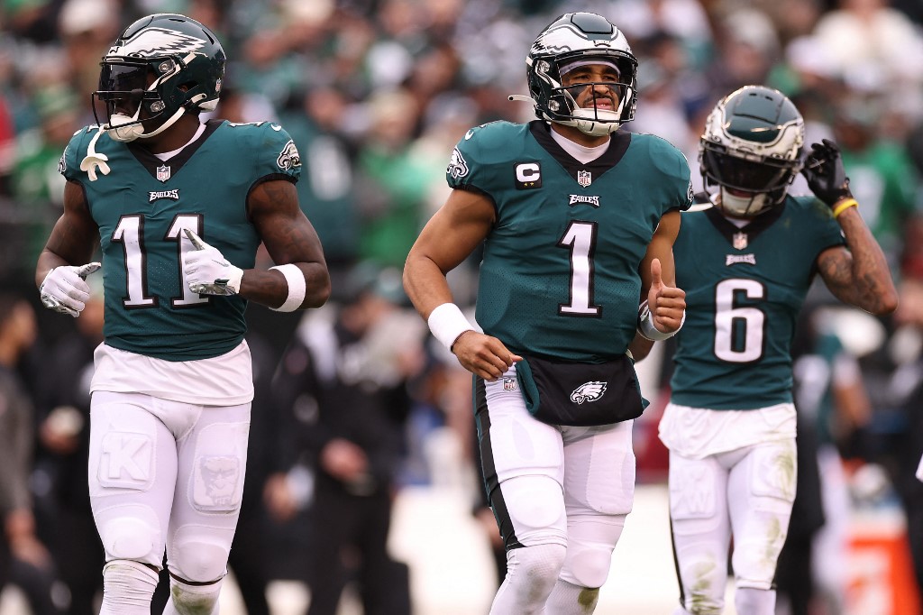 Jalen Hurts of the Philadelphia Eagles takes the field against the San Francisco 49ers, and we offer new U.S. bettors our exclusive BetRivers promo code for Dolphins vs. Eagles.